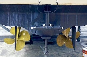 External stern thruster retro fitted